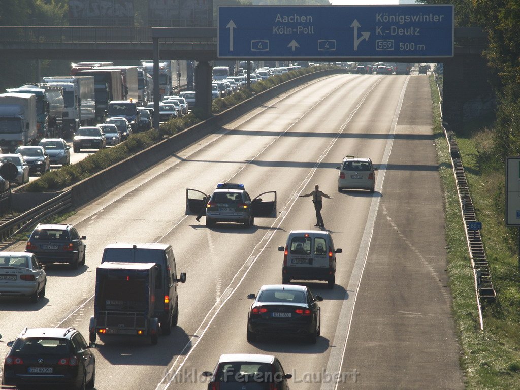 VU A4 Rich Olpe anschliessend Reifen auf Fahrbahn Rich Aachen P20.JPG